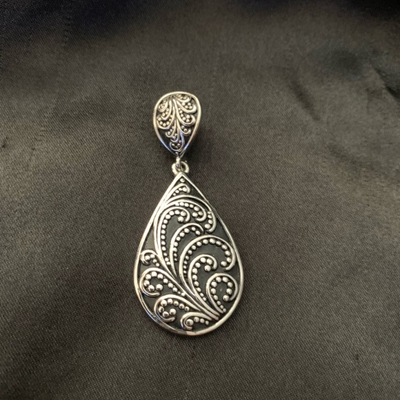 Lia Sophia Jewelry - Lia Sophia black and silver slide.